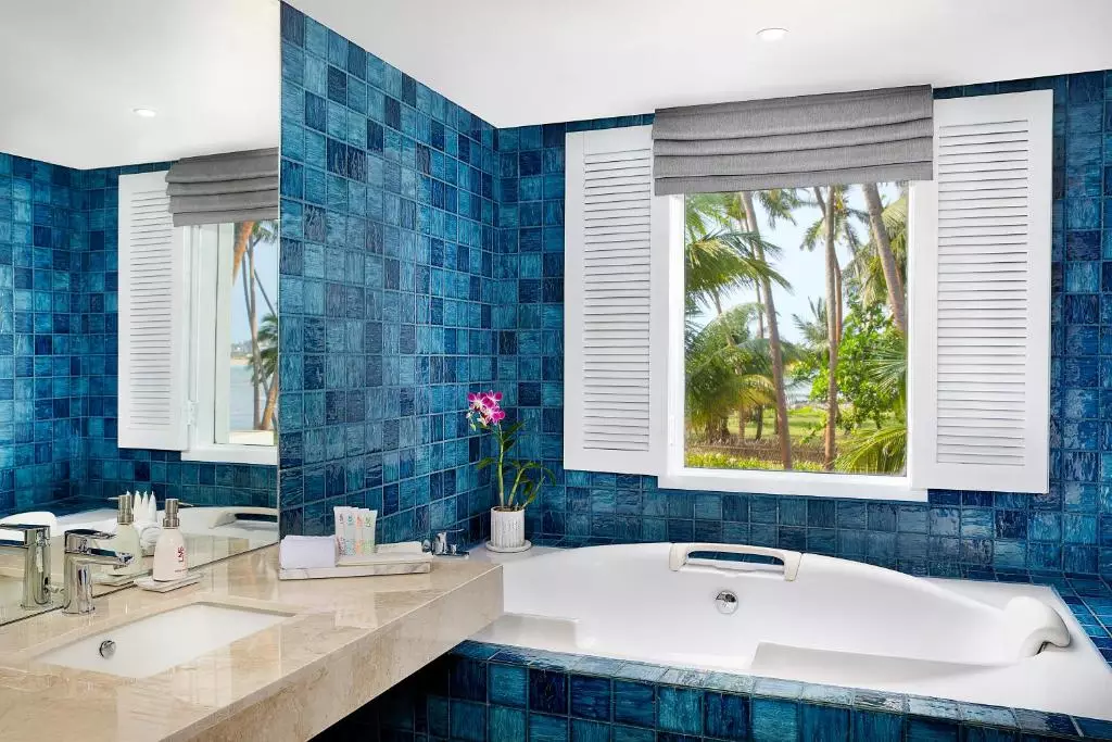 سرویش بهداشتی اتاق با وان